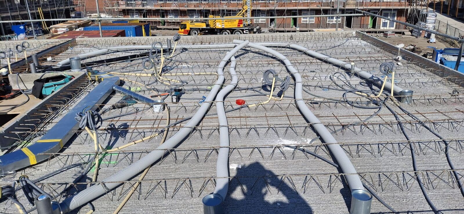 Project: Seriematige nieuwbouw — kanaalwerk in de vloer