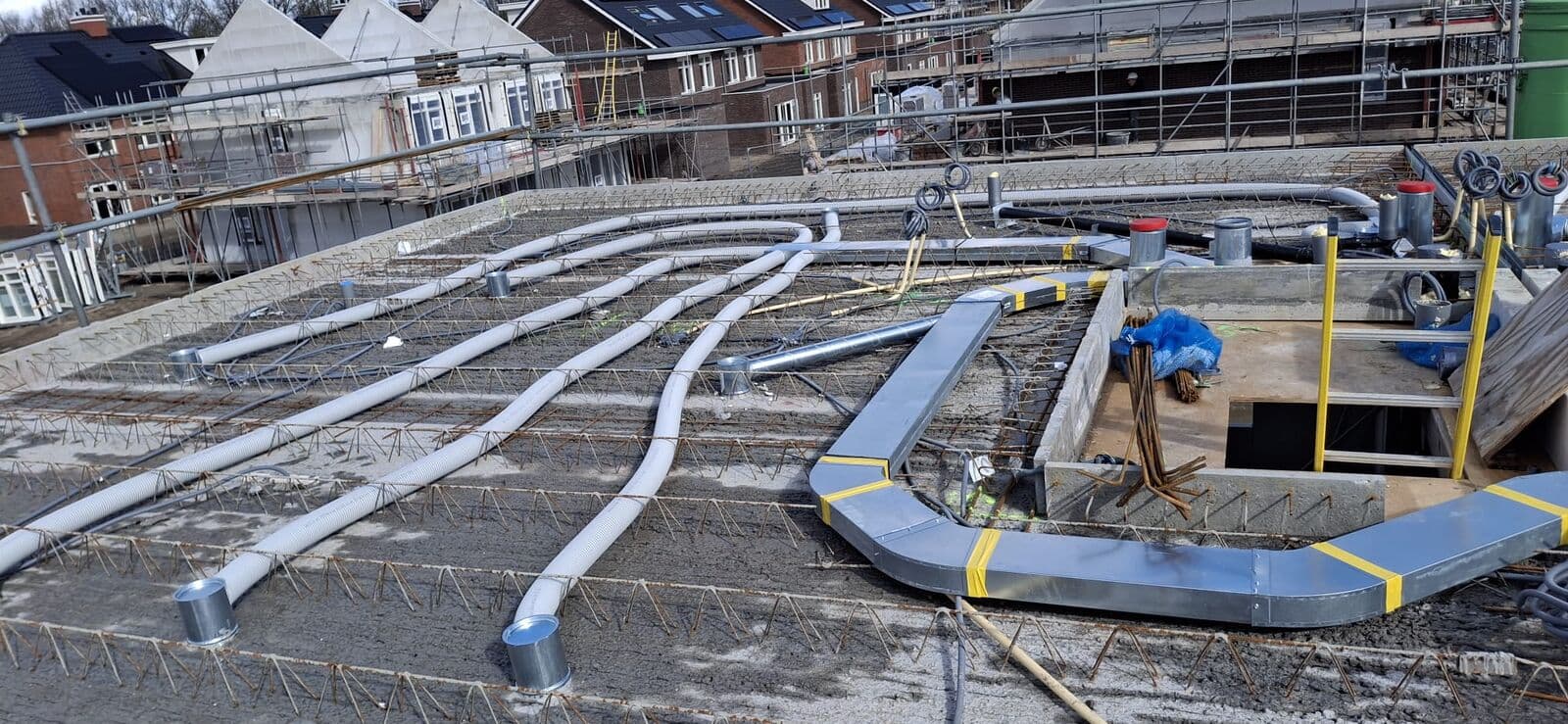 Sparingen en kanaalwerk per woning voorbereid